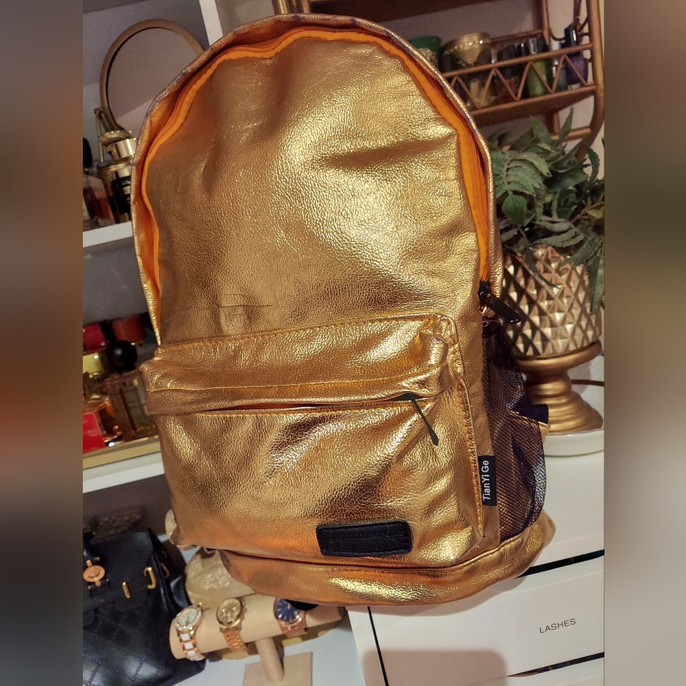 Gold backpack - Picture 11 of 15